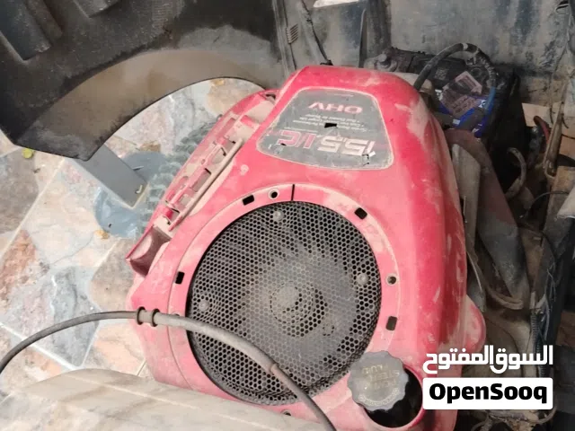 تراكتور امريكي لتمشيط الملاعب والحراثه