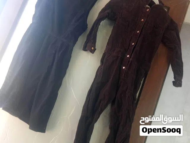 ملابس اوروبي 1300 قطعة مشكل