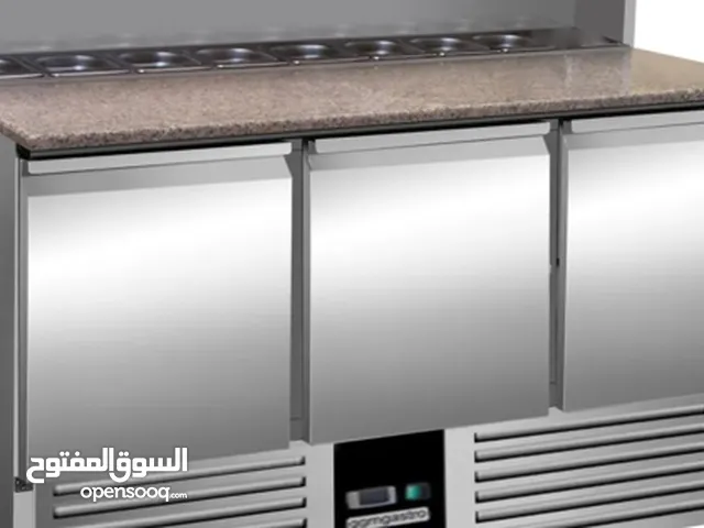 ثلاجة ثلاث ابواب مع الرخام جديدة للبيع بحالة ممتازة جدا البيع للجادين فقط السعر 2700 درهم