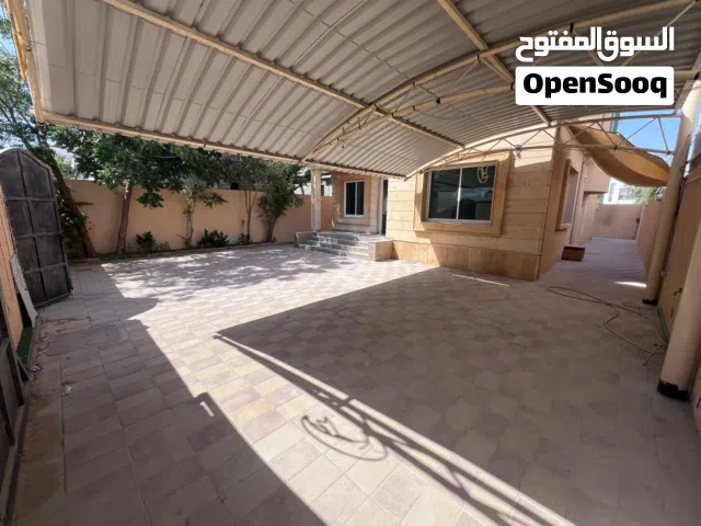 2600 ft² 4 Bedrooms Villa for Rent in Ajman Al Mwaihat