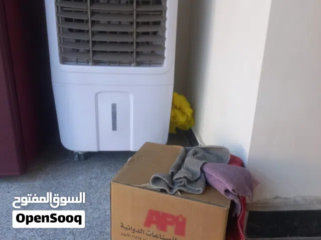 كونفيرا حديث تحتوي على قالب مكعبات ثلج