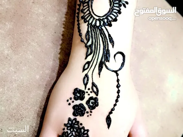رسم تاتو حناء وميكاب