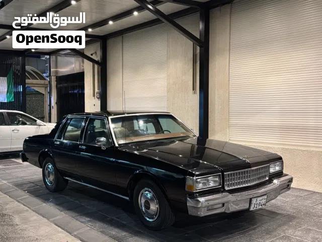 1990 شيفروليه كابريس Standard