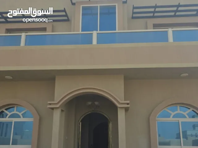 للايجار فيلا اربع غرف ومجلس ام القيوين