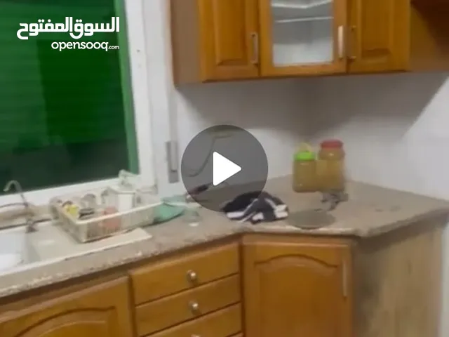 مطبخ بلوط سوليد وصخر جرانيت ملفوف