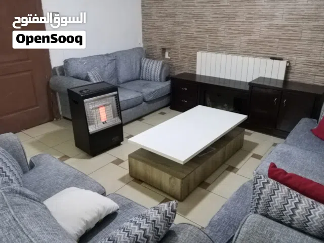 طقم كنب مع طاوله تلفزيون