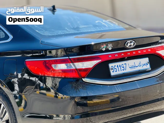 2015 هيونداي ازيرا Standard