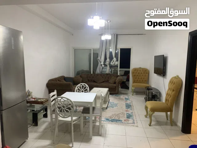شقه غرفه وصاله كورنيش عجمان اطلاله بحريه كامله صف اول