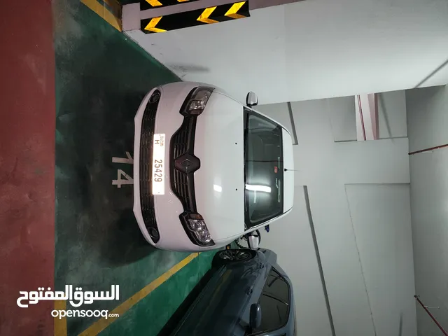 Renault Symbol 2016 Lady driven
