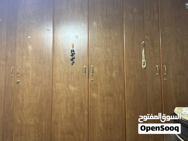 خزانه ومكتبه