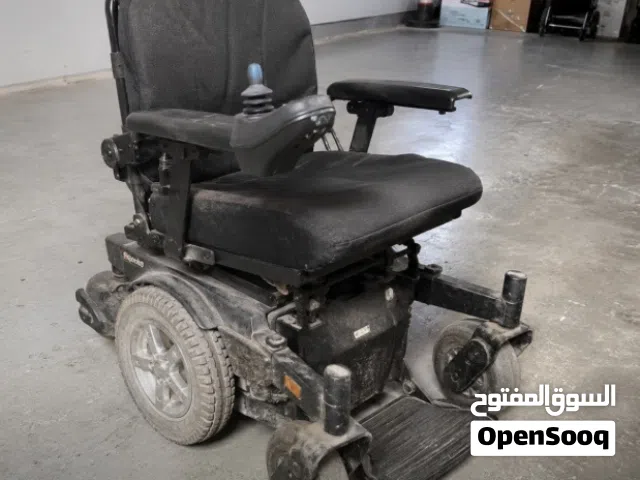 كرسي كهربائي متحرك