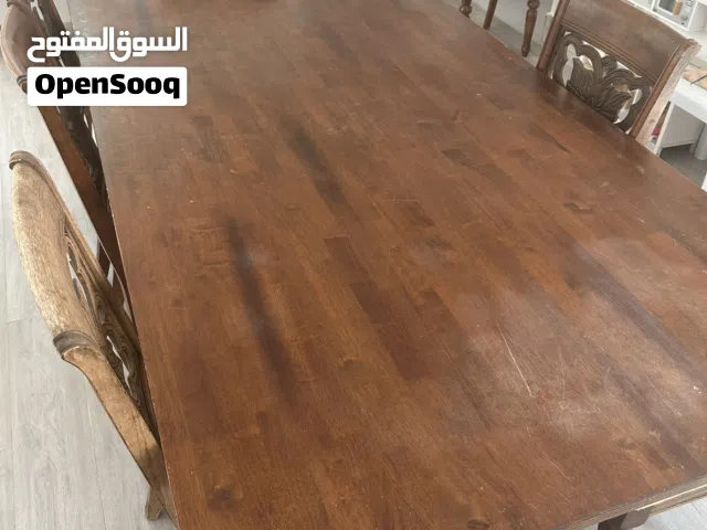 طاولة طعام مع 8كراسي