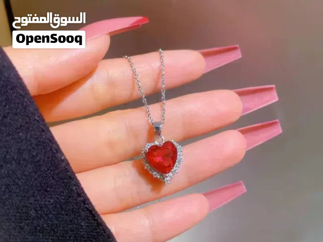 قلادة  ماركة تيتانيك هارت اوف ذا اوشن   بتصميم الحب الازرق من كيبول، قلادة مطلية بالذهب الا