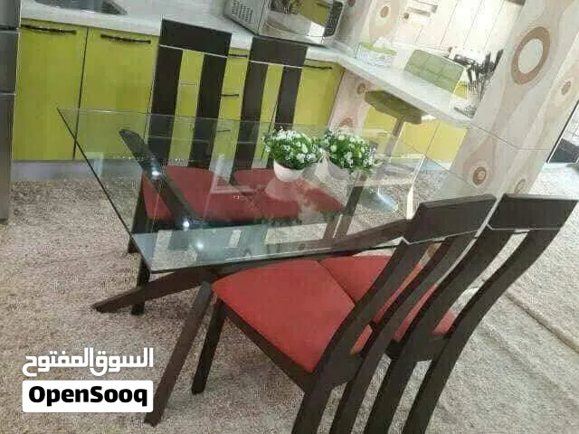 طاولة طعام