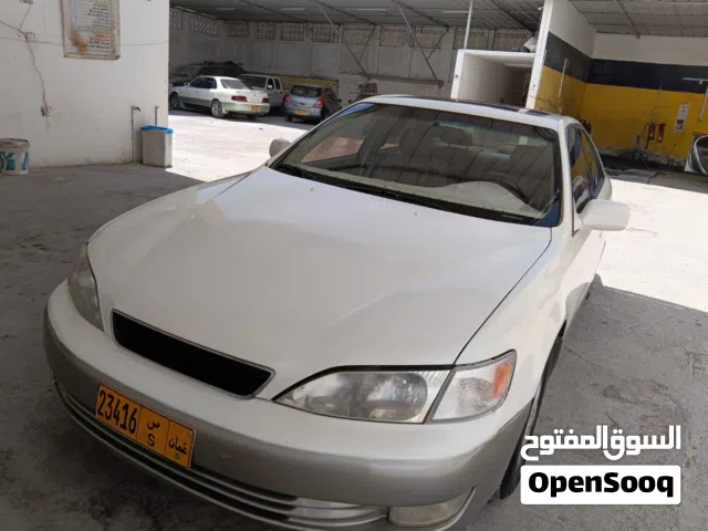 سيارة لكزس ES 300 موديل 2001 بحالة جيدة مع مواصفات أمريكية والتجهيزات كاملة