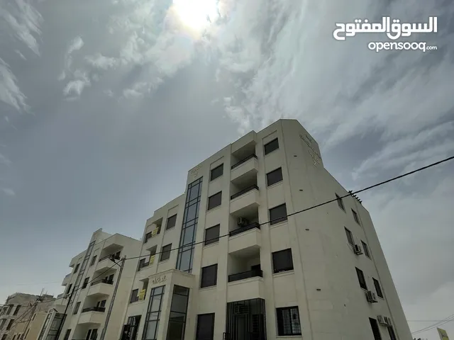 شقة تشطيبات فلل تدفئه مركزية مع روف