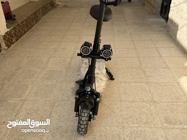 سكوتر كهرباء رائع جدا ماكينة امامي وماكينة خلفي
