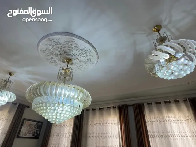 ثريات للبيع