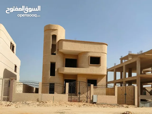 250 m2 4 Bedrooms Villa for Sale in Cairo Fifth Settlement