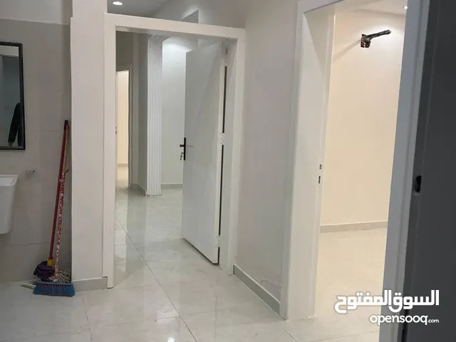 260 m2 5 Bedrooms Apartments for Rent in Al Madinah Alaaziziyah