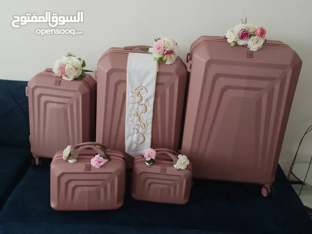 عروس حابه تنقلي جهازك بشناتي حلوه ومزينه عندي اطقم حلوه ومزينه اجمل زينه وستاند عطور وست
