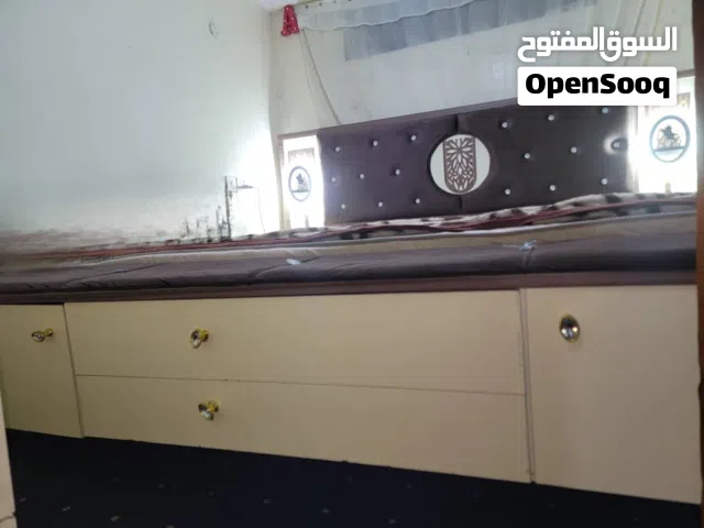 غرفة نوم بدون دولاب ماليزي افضل تصميم 180×2متر  معا كنب مغربي نفرين طول 2متر وعرض 80