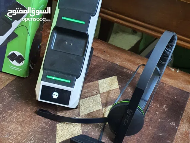 شاحن بطاريات وميكروفون اكس بوكس  سيريس و ون