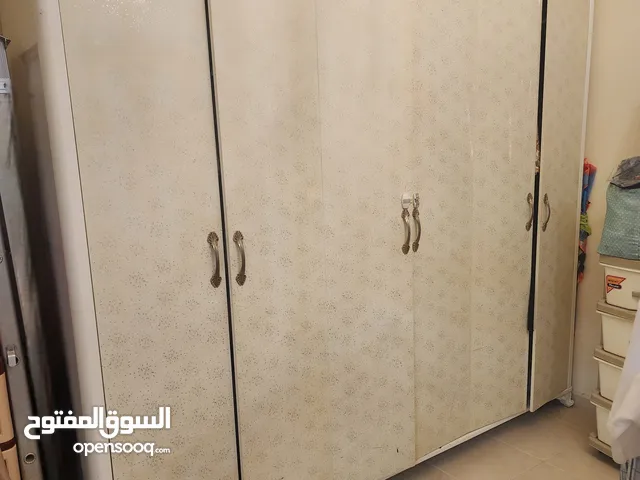 خزائن متنوعة.. من بعضهم تفصيل حسب الطلب. السعر قابل للتفاوض لكل وحده سعر خاص تواصل معي على الواتس اب