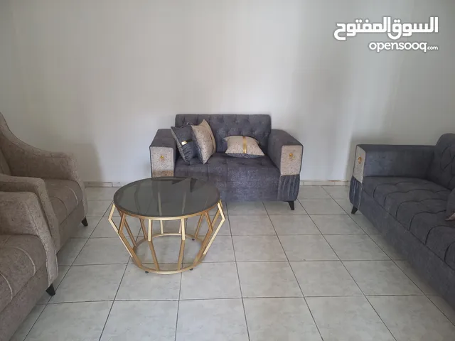 طقم كنب جديد بحالة الوكالة لم يستعمل ابدا