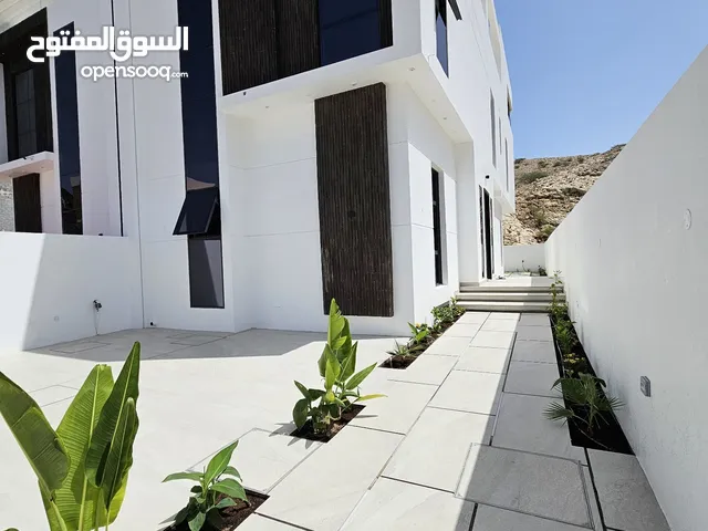 650 m2 5 Bedrooms Villa for Sale in Muscat Qurm