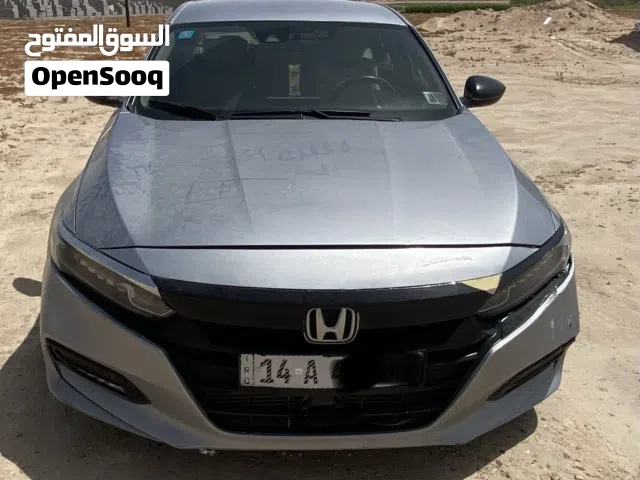 2018 هوندا اكورد LX