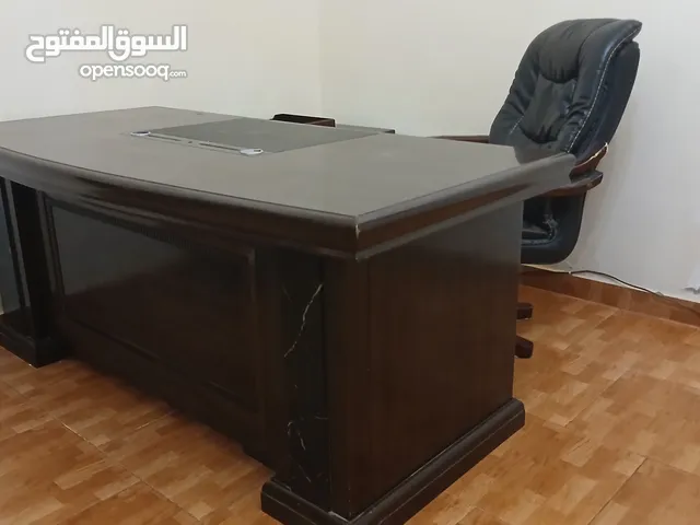 مكتب إداري كامل بالكرسي إيطالي سوم كزيوني