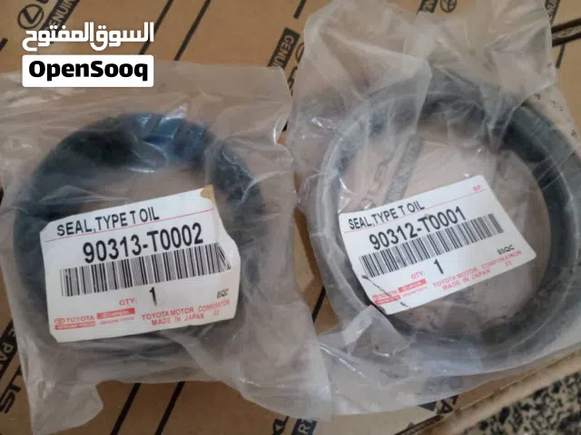 قطع غيار تيوتا هايلوكس  2017/2018/2019 للبيع جملة 2300