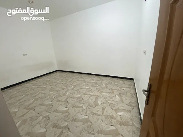200 m2 2 Bedrooms Apartments for Rent in Basra Al Asdiqaa