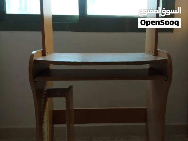 مكاتب خشبية (عدد 2) مستعمل للبيع 2 used wooden desks for sale