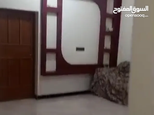 25 m2 More than 6 bedrooms Townhouse for Sale in Aden Other