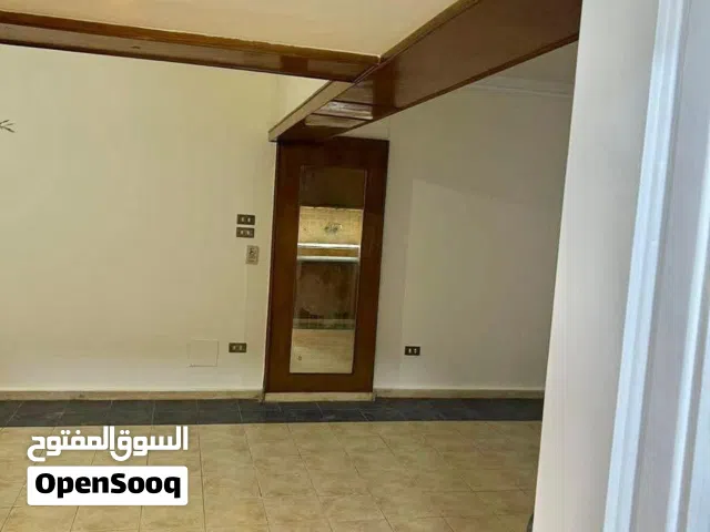 شقه للايجار لقطه ! علي شارع 9