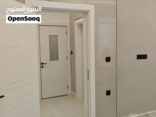 شقة جديدة في فينيسيا تشطيب سوبر للبيع