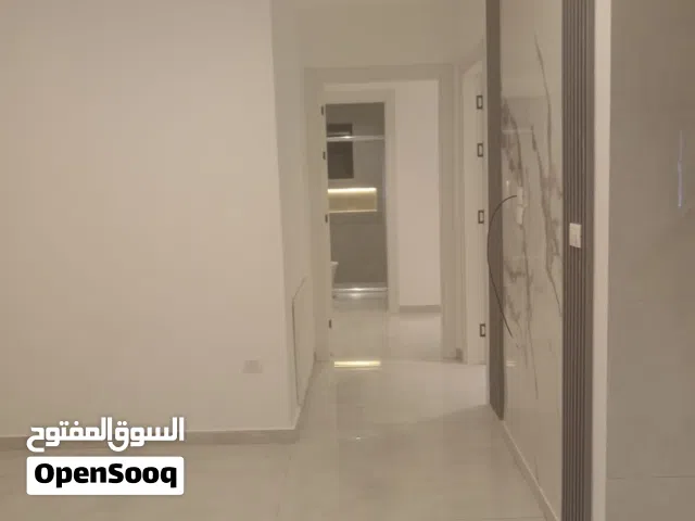 شقة مميزة جدًا للبيع طابق شبه الأرضي مع ترس / خلدا بالقرب من دوار السكر