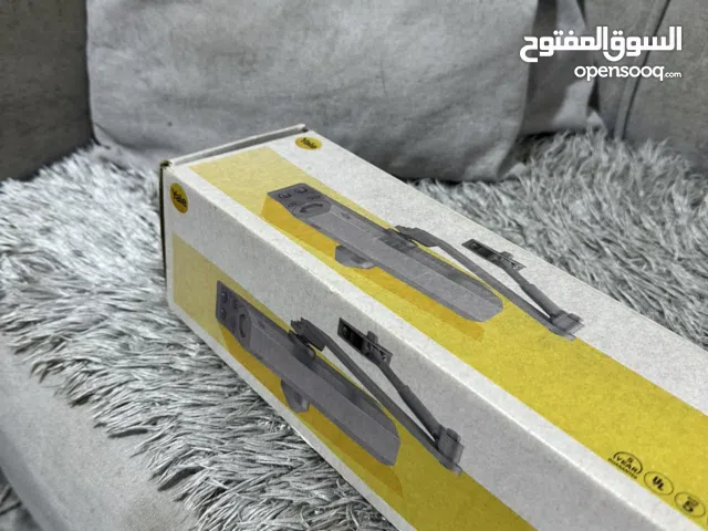 جك باب رداد هايدروليك ماركة YALE السويدية