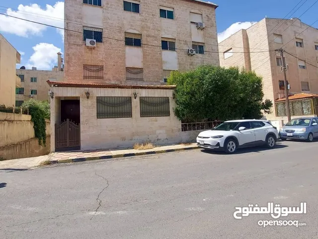 شقه للايجار في منطقة البيادر حي الرونق خلف النادي الاهلي