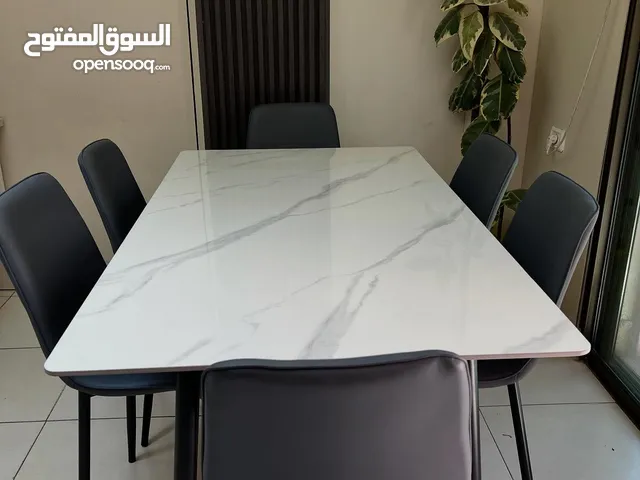 طاولة سفرة رخامية فاخرة – عرض مميز! اختر طاولة تجمع بين الاناقة والجمال