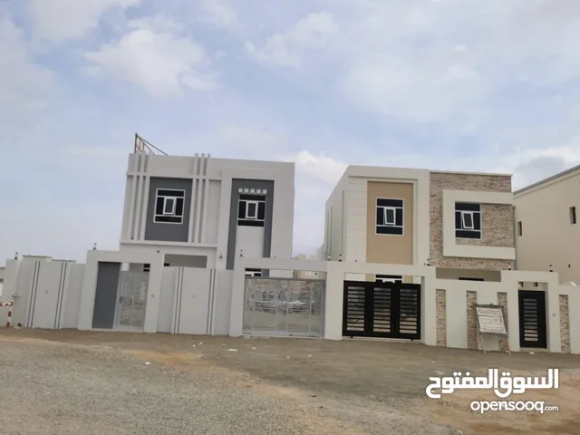 302 m2 4 Bedrooms Townhouse for Sale in Al Sharqiya Sur