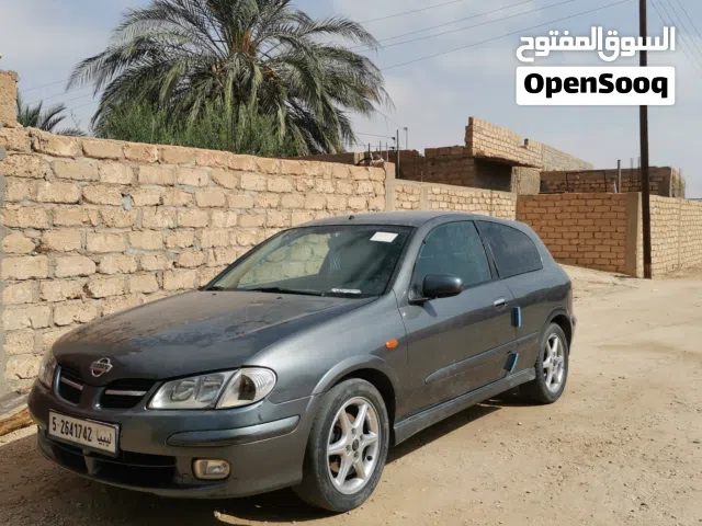 2004 نيسان الميرا