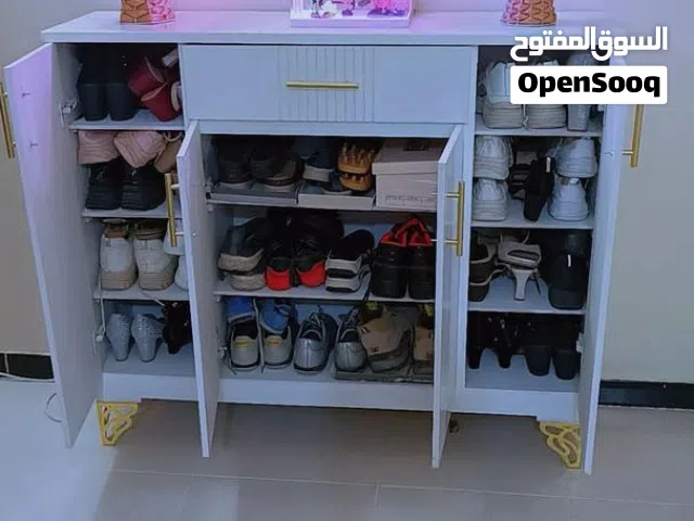 دواليب وجزمات احذيه