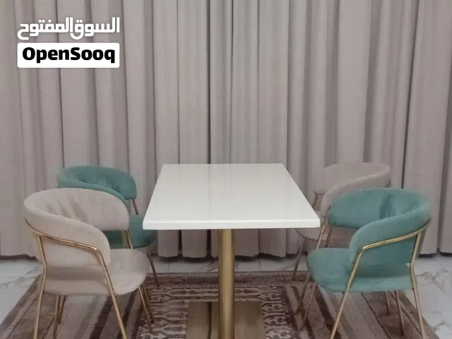 للبيع طاولة طعام