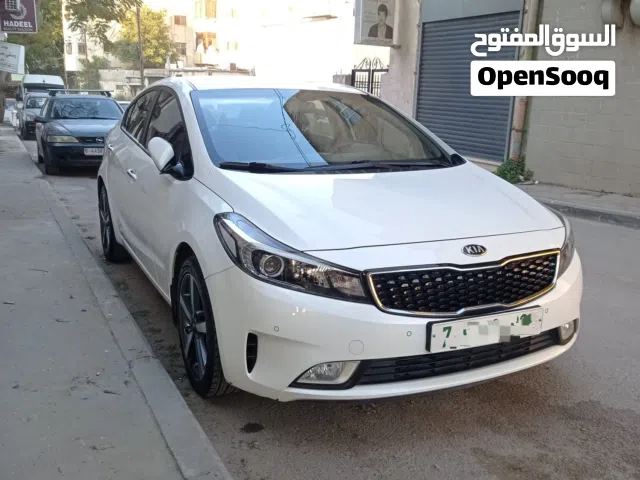 2017, كيا, سيراتو, Standard