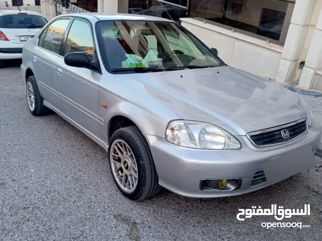 هوندا سيفيك موديل 2000 للبيع جير عادي لون سيلفير Honda Civic 2000