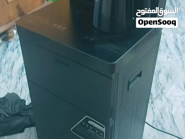 براد ماء +غلايا التصميم العصري الماني الصنع استعمال قليل