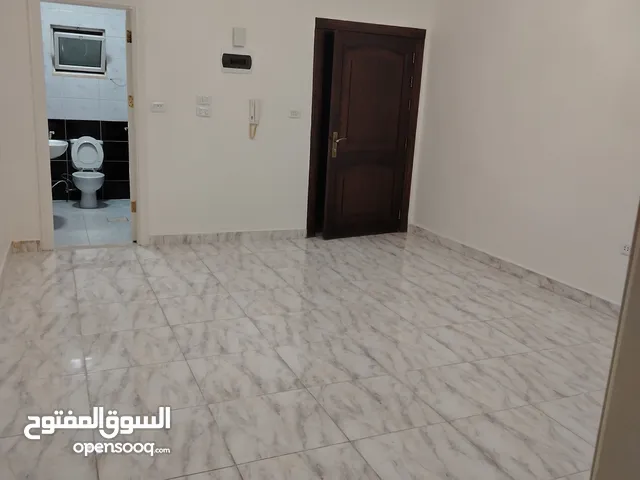 شقه فارغه للايجار الجبيهه قرب مدارس الابداع